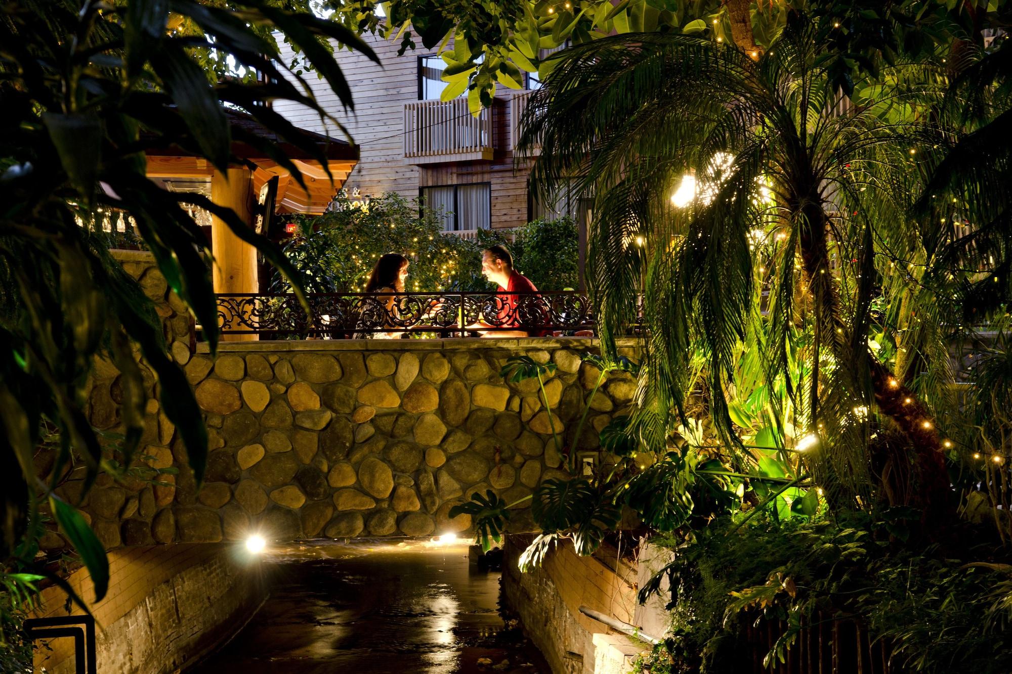 Prestige Vernon Lodge מראה חיצוני תמונה