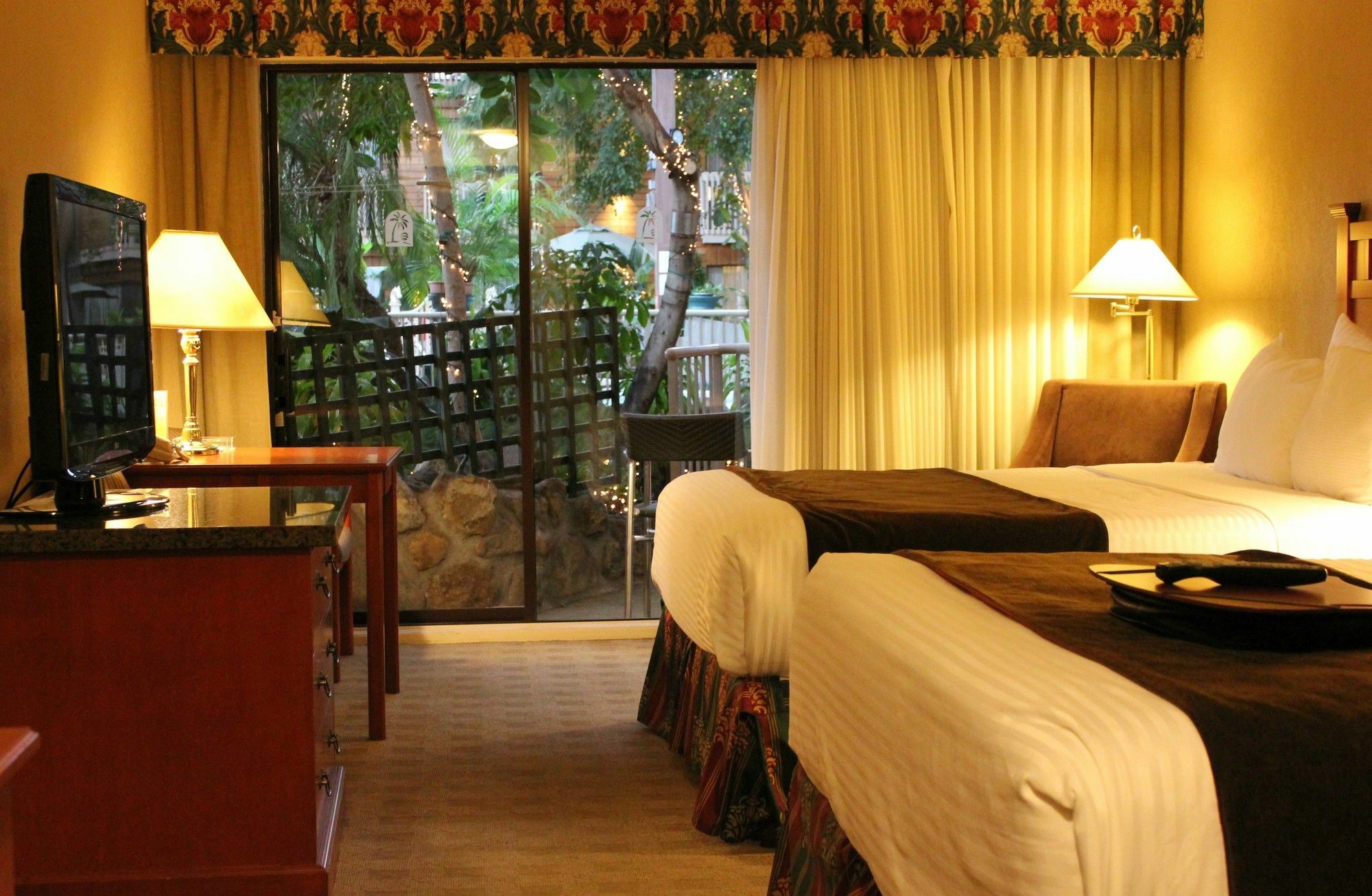 Prestige Vernon Lodge מראה חיצוני תמונה