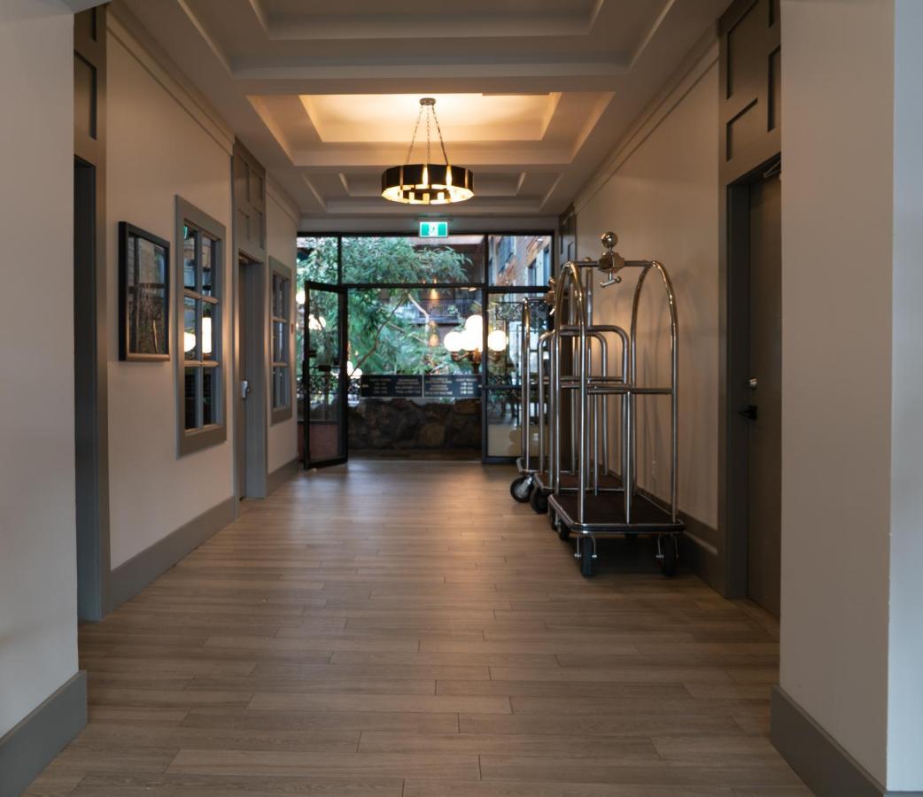Prestige Vernon Lodge מראה חיצוני תמונה